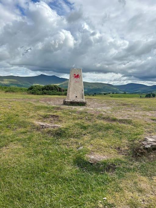 Appartamento Syn Y Nant Llangorse Esterno foto